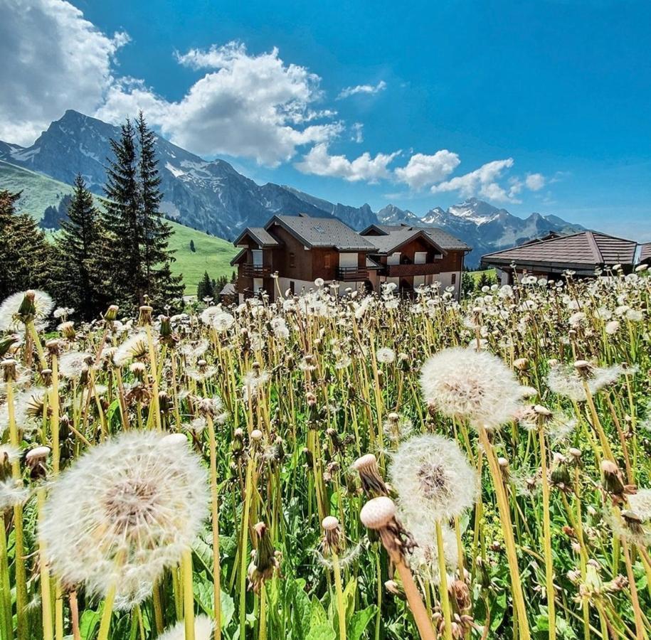 Le Lodge By Lilou Manigod Bagian luar foto